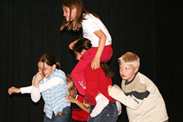 2005-2014, Projektleitung, Fortbildungen, Workshops in Tanz, Bewegung in Schulen, SportCamps, Kinderfreizeiten und Erwachsenenbildung