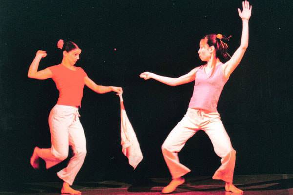 2003, Choreografie, Examensstück „MISTA“ im Fach Bewegungstheater, Deutsche Sporthochschule Köln. Foto Chr. Schneider