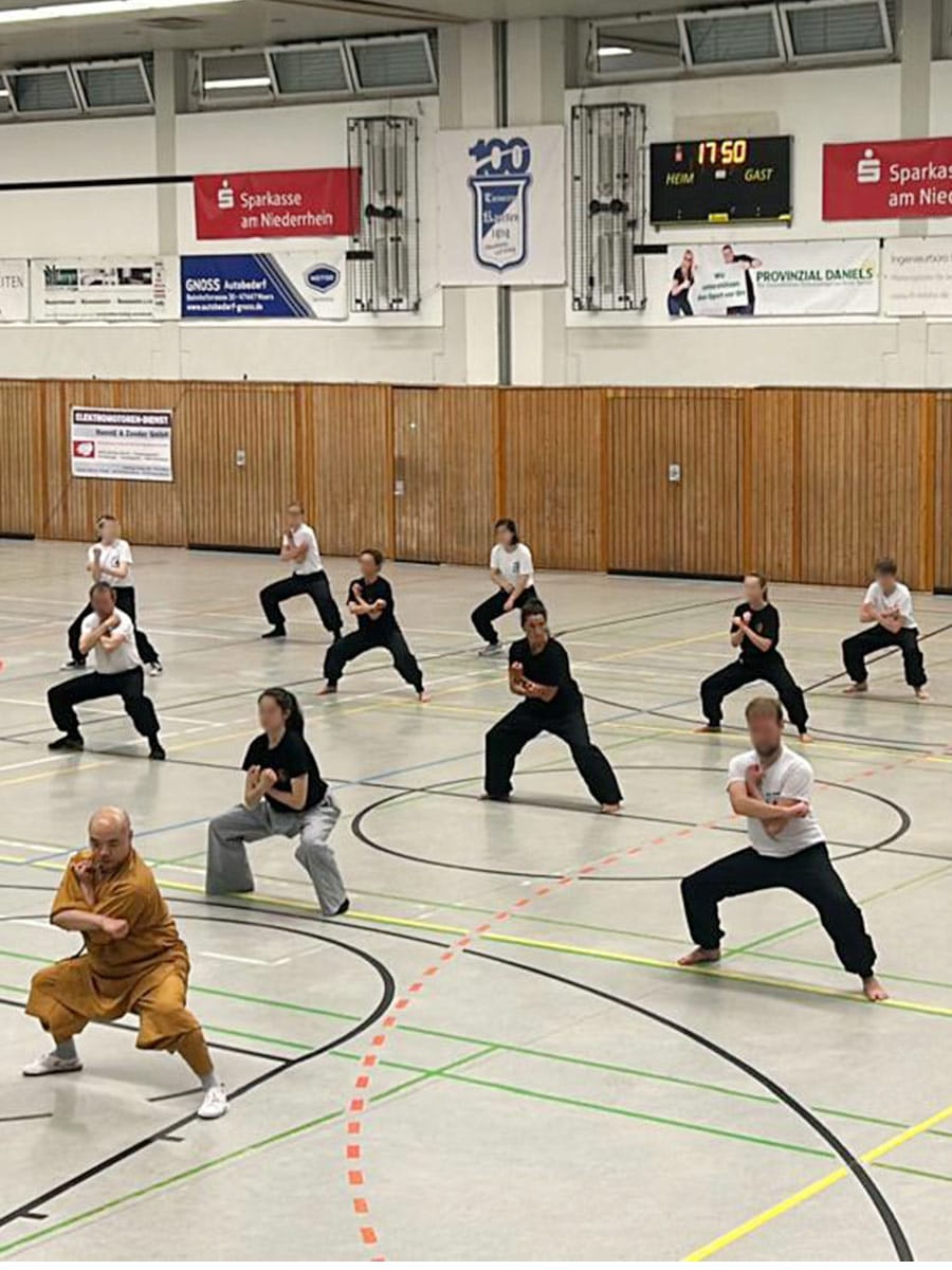 Shaolin Kung Fu (Faust-Form) mit Meister Shi Yan Yao, Moers Kapellen, Pfingsten 2024. © Foto: Wolfram Schlieder.